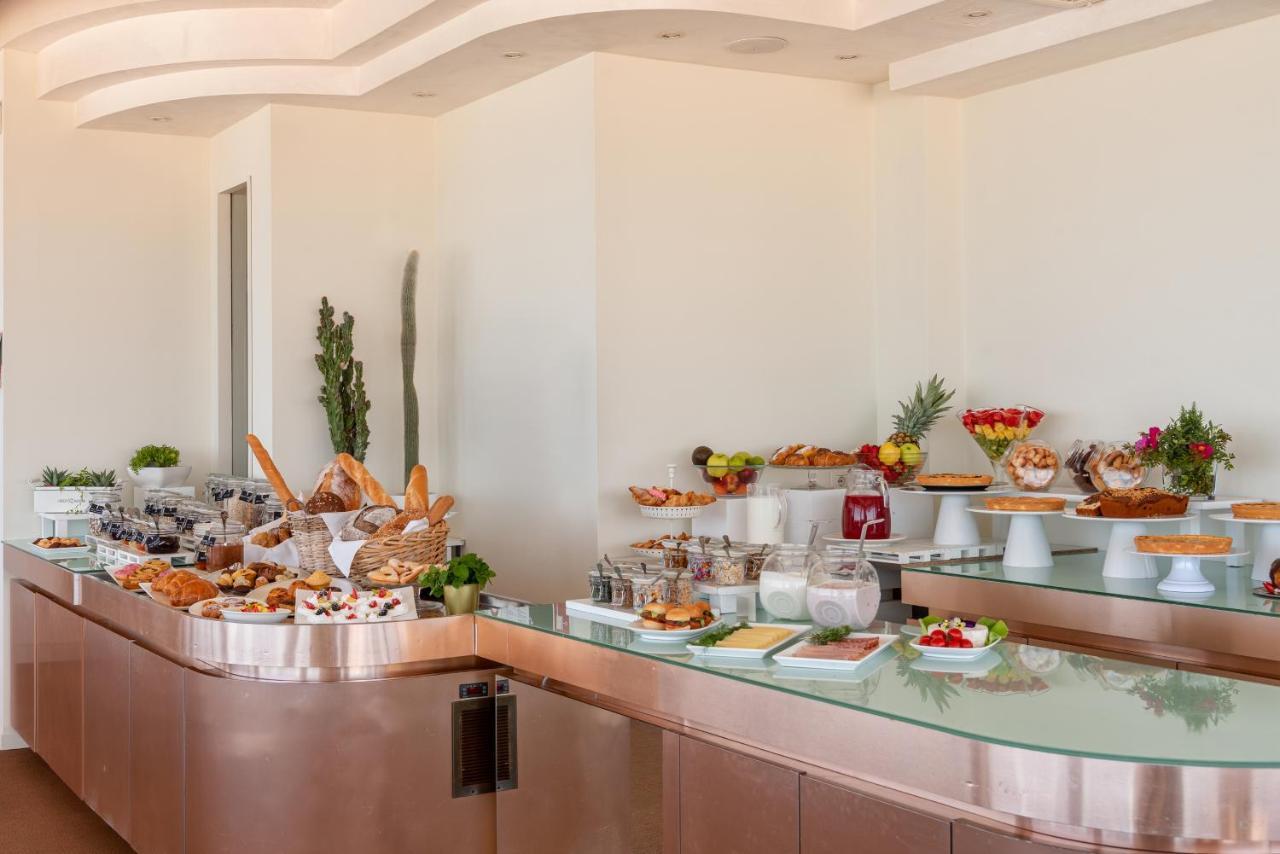 Hotel Commodore Riccione Dış mekan fotoğraf
