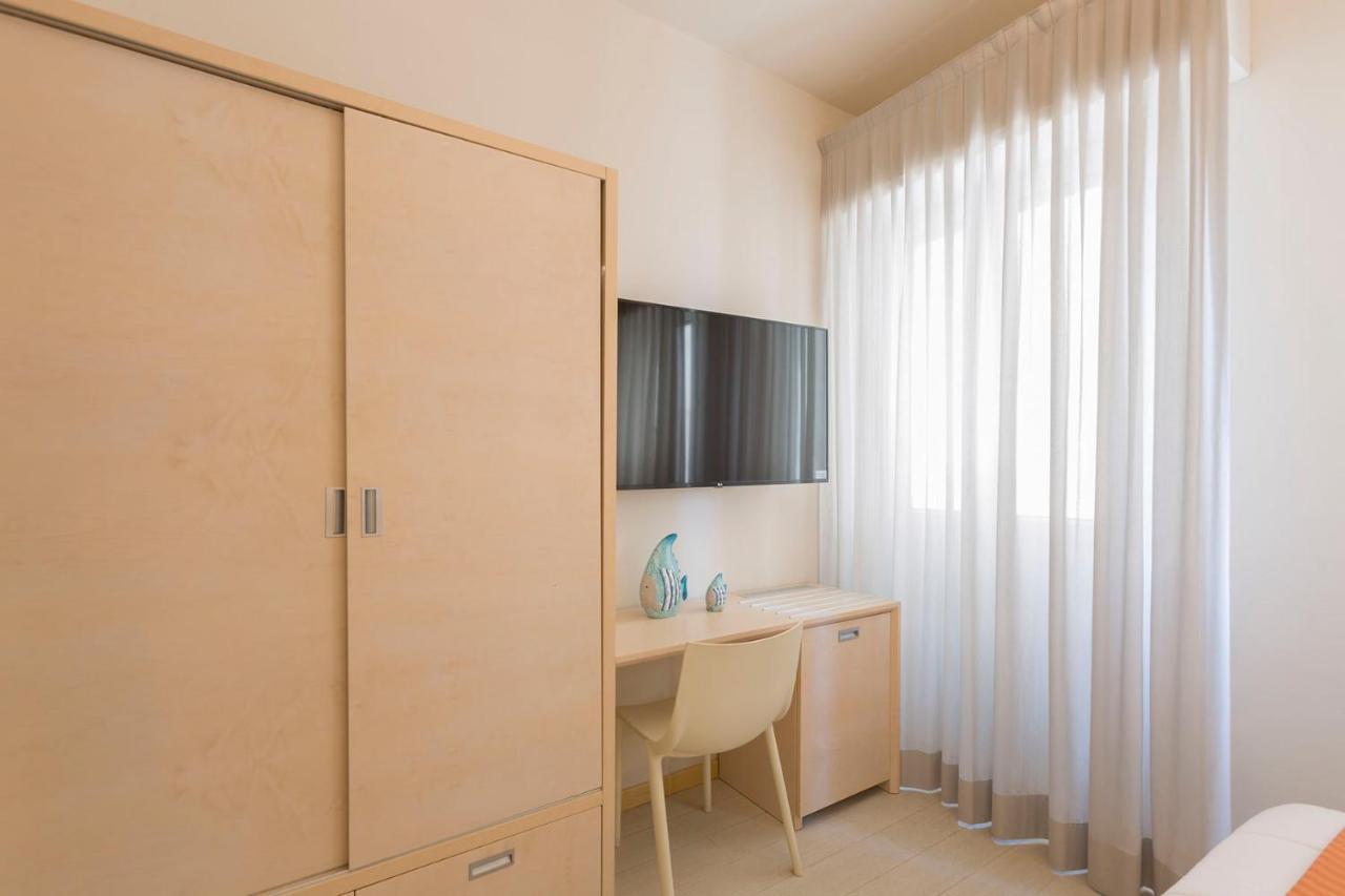 Hotel Commodore Riccione Dış mekan fotoğraf