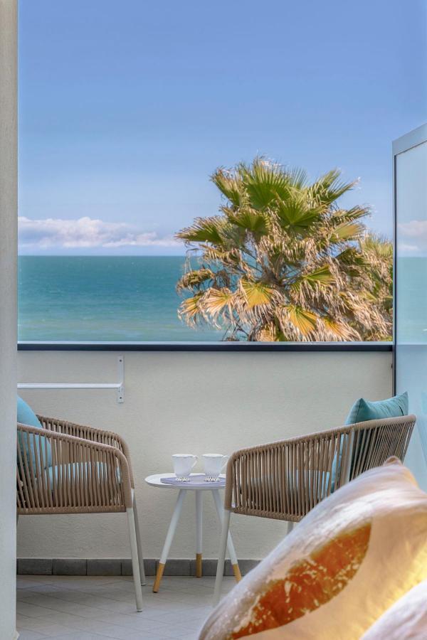 Hotel Commodore Riccione Dış mekan fotoğraf