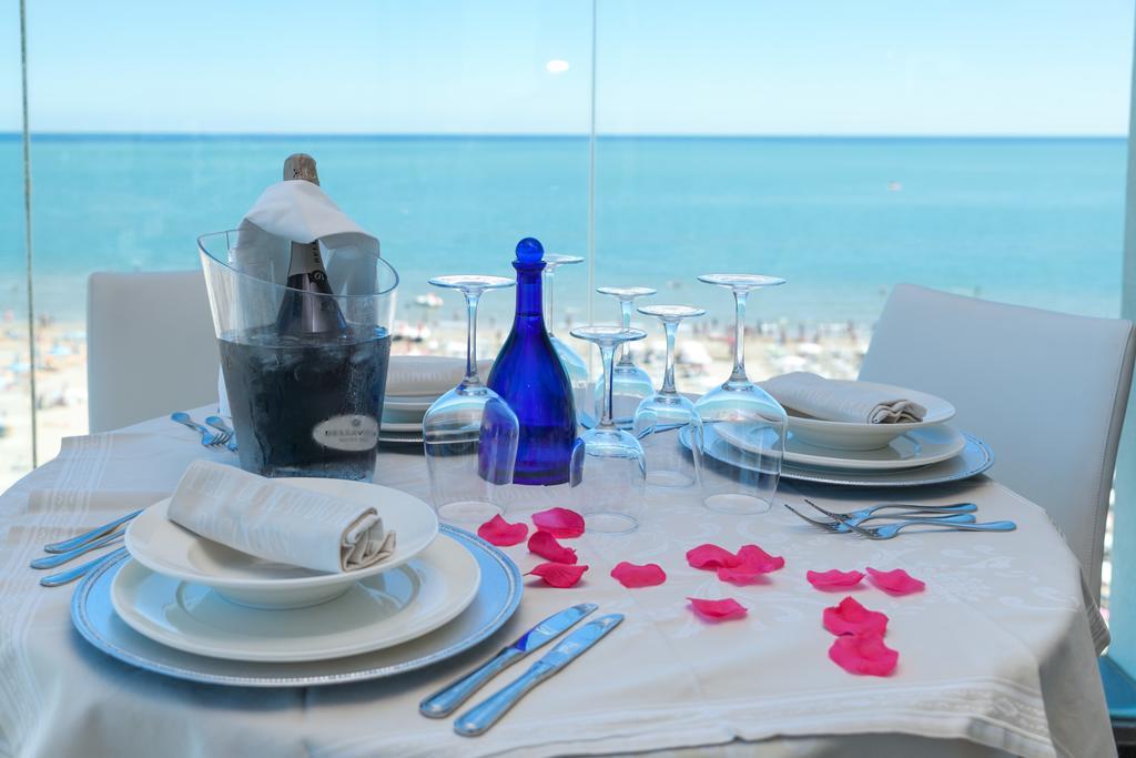 Hotel Commodore Riccione Dış mekan fotoğraf