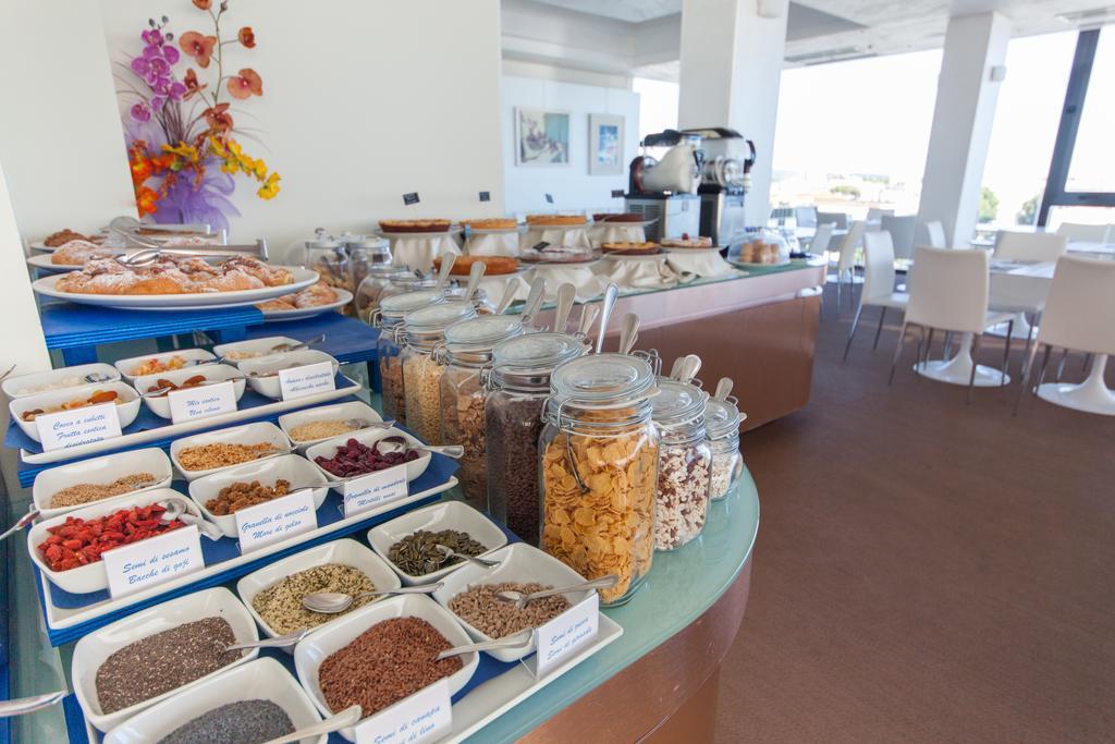 Hotel Commodore Riccione Dış mekan fotoğraf