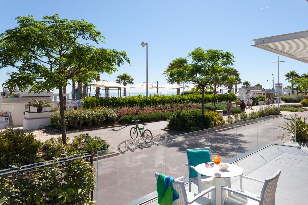 Hotel Commodore Riccione Dış mekan fotoğraf