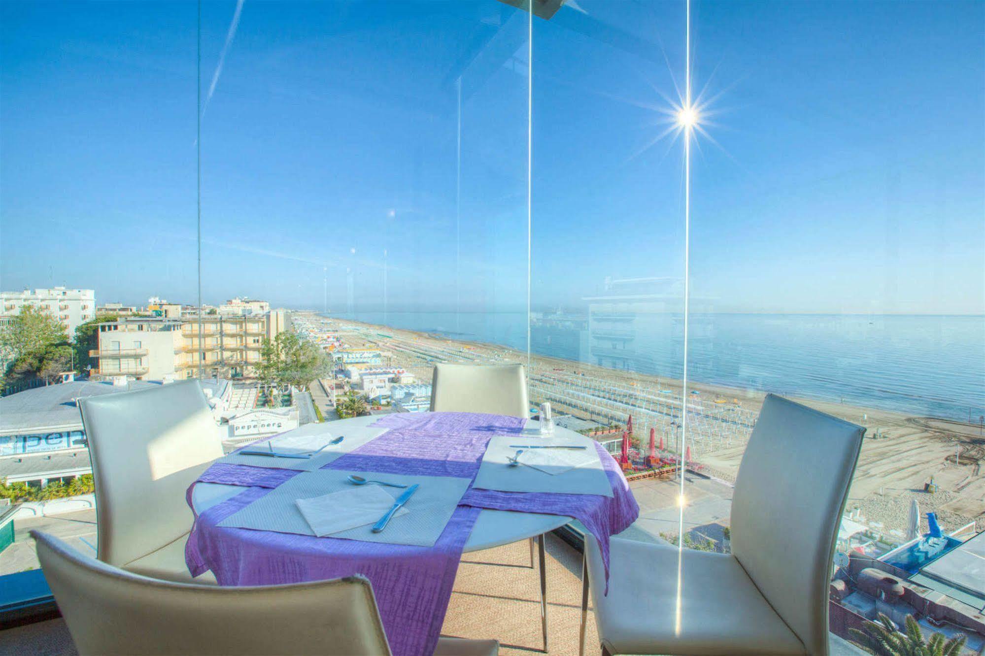 Hotel Commodore Riccione Dış mekan fotoğraf