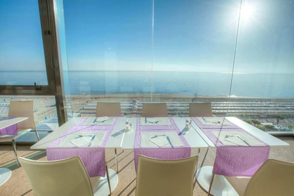 Hotel Commodore Riccione Dış mekan fotoğraf