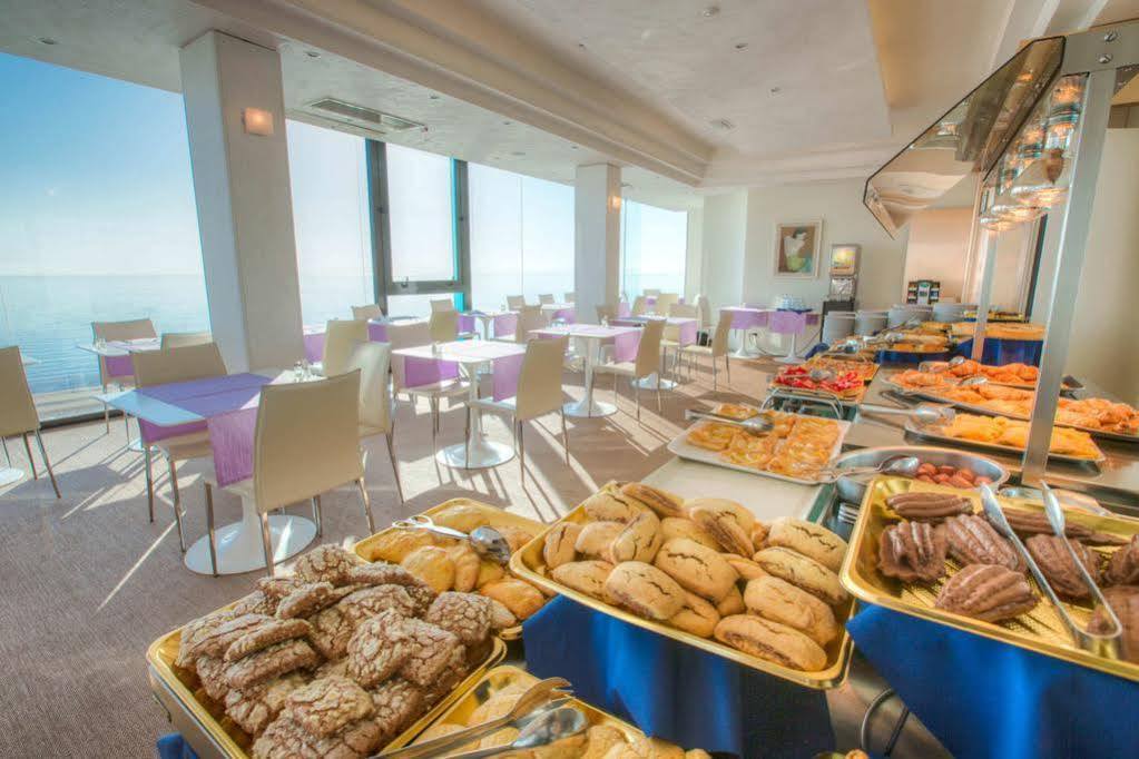 Hotel Commodore Riccione Dış mekan fotoğraf