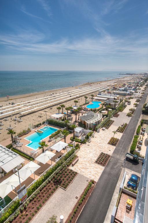 Hotel Commodore Riccione Dış mekan fotoğraf